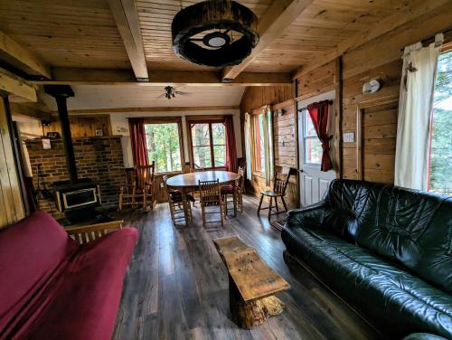 . Chalet Le Rustik du lac Castor