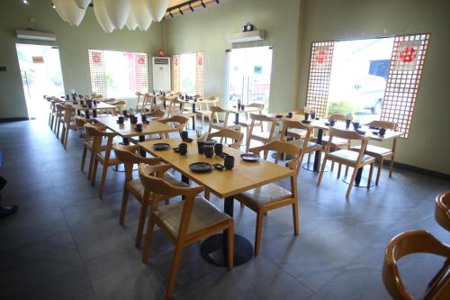 Restaurant, Acro Residences in Malolos