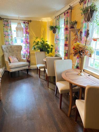 哈特福德南部/格拉斯頓伯里康涅狄格河谷公寓 (The Connecticut River Valley Inn Hartford South/Glastonbury) in 格拉斯頓伯里