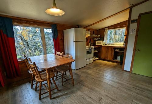 Chalets Aux Berges du Lac Castor in Saint-Paulin (QC)