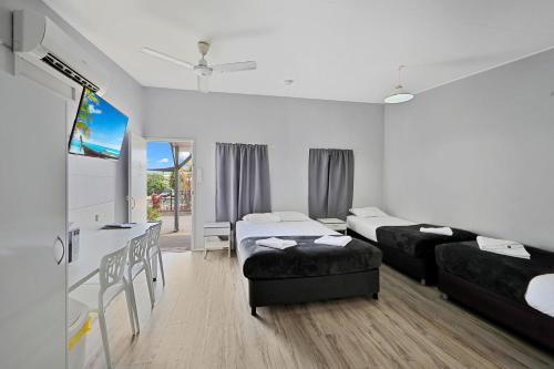 Ned Kelly's Motel in มารีบอรูก