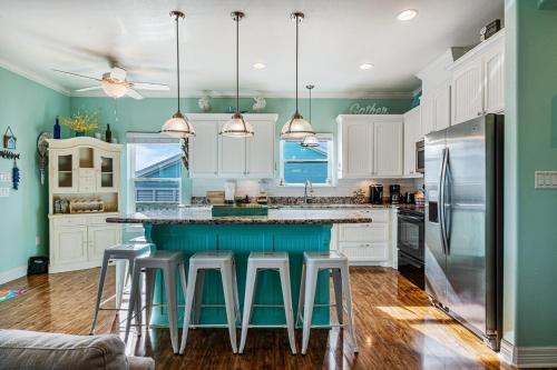 The Reel Teal home in Crystal Beach, USA