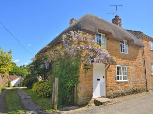 3 Bed in Beaminster 50738