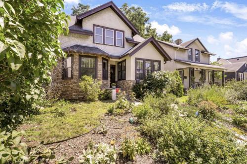 Lyndale Pleasant Getaway in Minneapolis, USA
