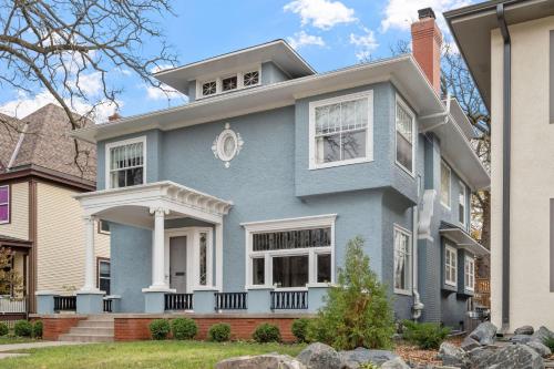 Sapphire Estate in Minneapolis, USA