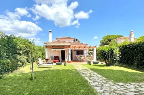 3 bedrooms chalet with shared pool terrace and wifi at Conil de la Frontera 7 km away from the beach