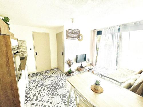 Appartement d'une chambre a Saint Cyprien a 100 m de la plage avec terrasse