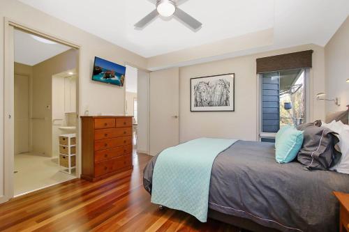 Couples on the Park - Great location!