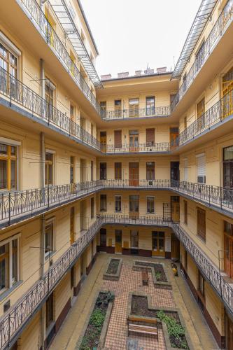 Harmony & Cute - central apartments, Budapest (photo 2)