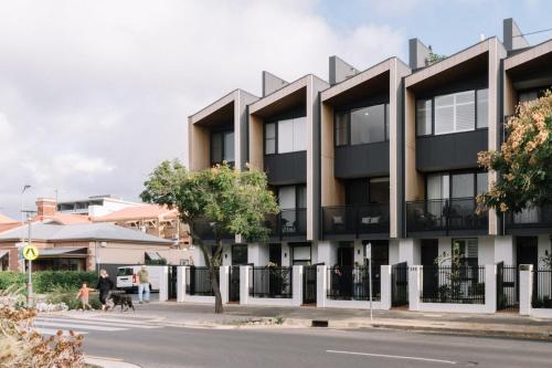 Lusso - Rooftop Views 3BR 3BTH 4 Level Townhouse, Adelaide (fotografie 3)