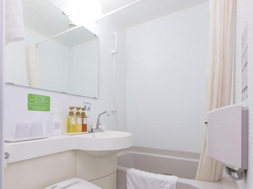 Standard Double Room - Non-Smoking image 4