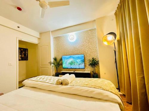 Celestial Chic Suite With Swimming Pool