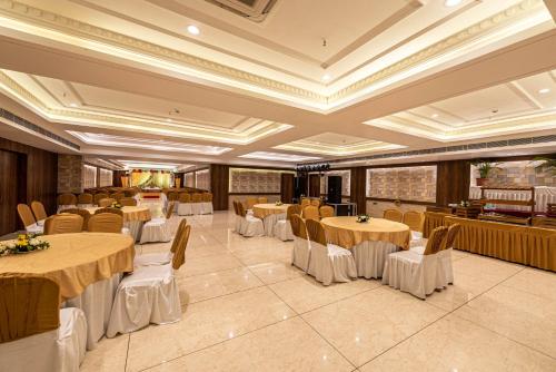 The Elite Lucknow Convention Hotel in Rajajipuram