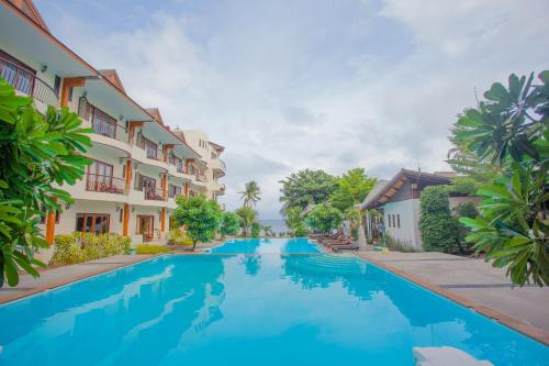 Swimming pool, Koh Tao Regal Resort in Mae Haad