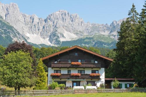  Haus Sonnwend, Pension in Ellmau