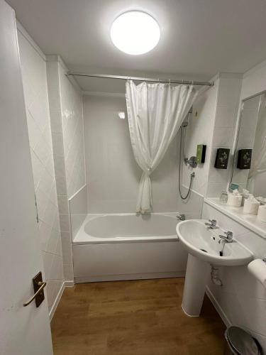 Windermere Hotel - image 11