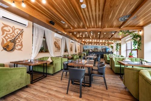 Restaurant, Wyndham Garden Burabay in Burabay