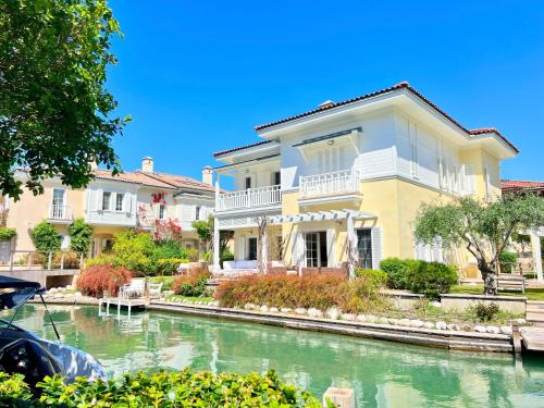 Portville 119(3BR) Luxery Villa in Portville Canal Side w/Pool in Göcek