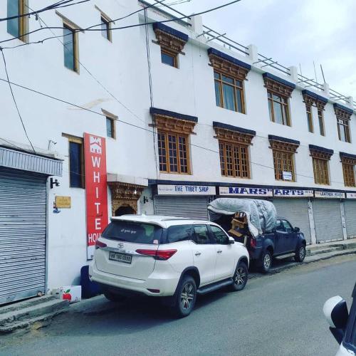White House Leh - image 4