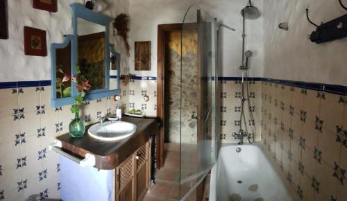 Casa La Yedra by CasaTuristica
