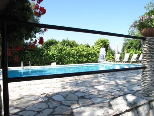 Nikatsas Cottage No 2 - image 4