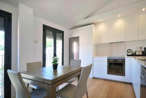 Stunning Apartment W Amazing Views In Girona - Gerona