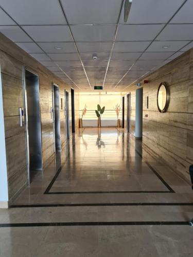 2 Bed Luxury Apartment Pool Gym Cinema - image 7