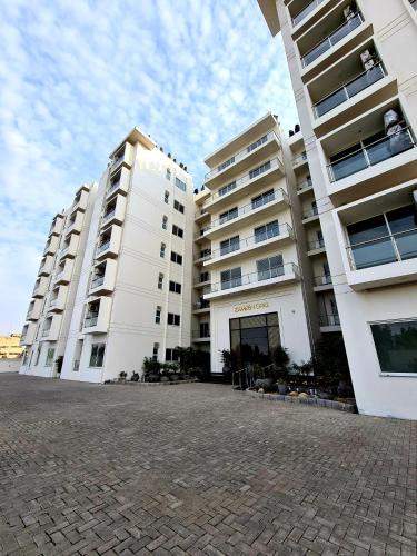 2 Bed Luxury Apartment Pool Gym Cinema - image 12