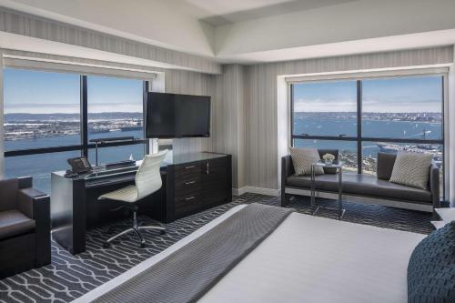 Corner King Room