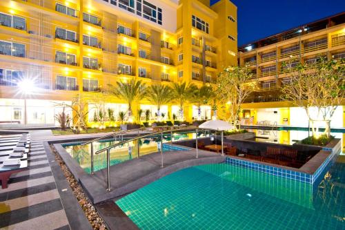 Kolam renang, Bella Express Hotel in Pattaya