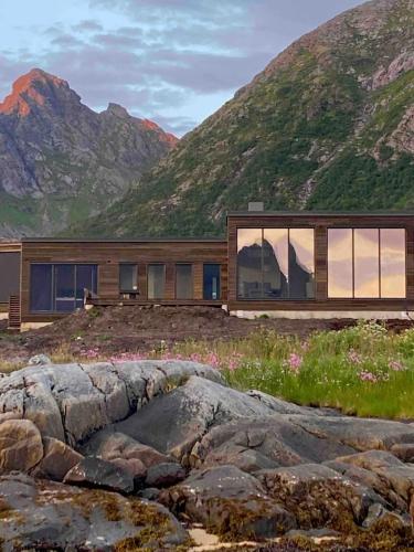 New lodge at seaside, near Henningsvær Lofoten