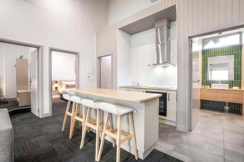 مطبخ, فندق نايتكاب آت فيرنتري جولي موتيل (Nightcap at Ferntree Gully Hotel Motel) in Ferntree Gully