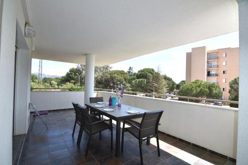 RNET - PORTOMAR 126 - Apartamento en Santa Margarita, Roses: Gran Terraza, Aire Acondicionado, Parking.