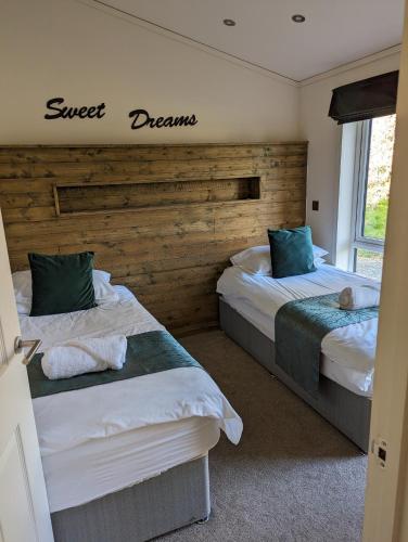 530007065 Great Trethew Manor Hotel & Self Catering Lodges