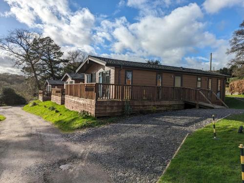 530007931 Great Trethew Manor Hotel & Self Catering Lodges