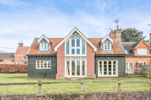 3 Old School Cottages, Wissett in Wissett