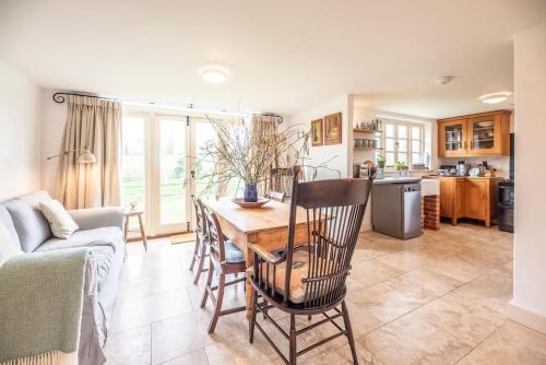 3 Old School Cottages, Wissett in Wissett