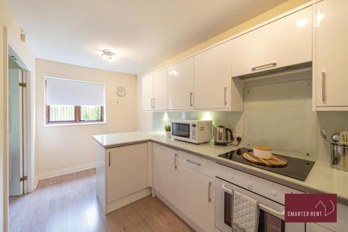 Maidenhead - 2 Bed & parking in Maidenhead