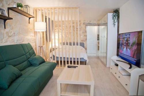 Isaure - Stylish Studio Sorbonne District Room Type - One-Bedroom Apartment