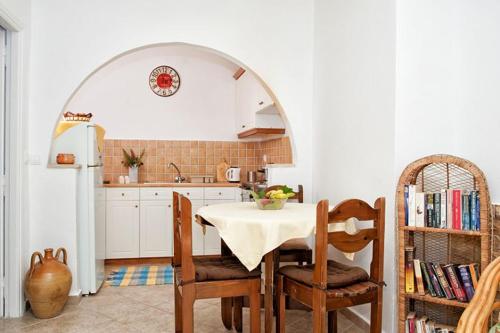 Nikatsas Apartment No 4 - image 3