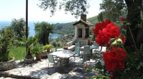 Nikatsas Cottage No 3 - image 4