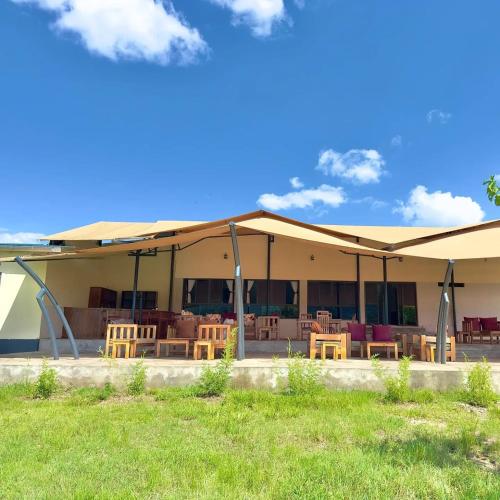 OLORIEN MARA CAMP