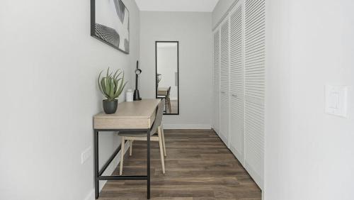 Landing - Modern Apartment with Amazing Amenities ID1401X746 in Nashville, USA