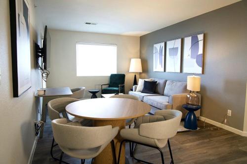 Landing Modern Apartment with Amazing Amenities ID3804X99 in Colorado Springs, USA