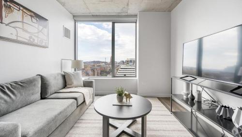 Landing - Modern Apartment with Amazing Amenities ID1401X747 in Nashville, USA