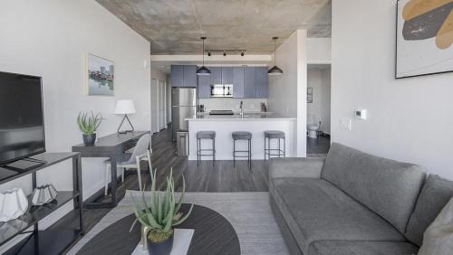 Landing - Modern Apartment with Amazing Amenities ID1401X748 in Nashville, USA