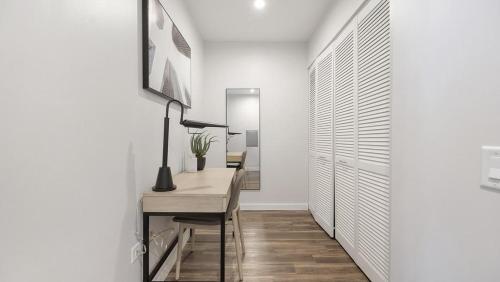 Landing - Modern Apartment with Amazing Amenities ID1401X751 in Nashville, USA