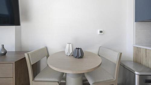 Landing - Modern Apartment with Amazing Amenities ID1401X749 in Nashville, USA
