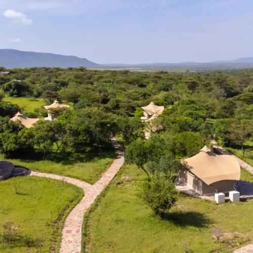 OLORIEN MARA CAMP