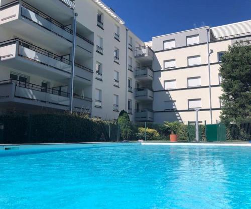 Superbe appartement T3 en résidence avec piscine - Apartment - Albertville